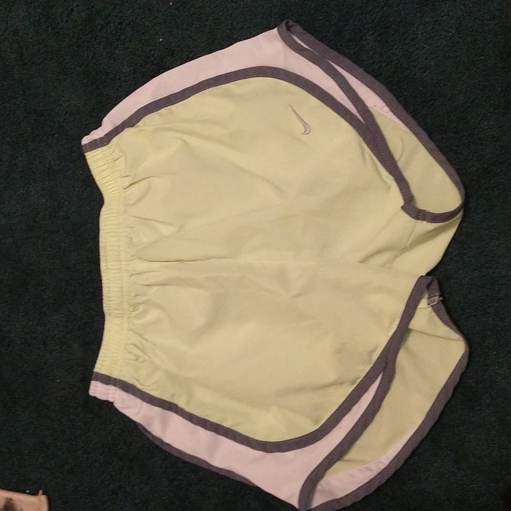 NIKE GYM SHORTS